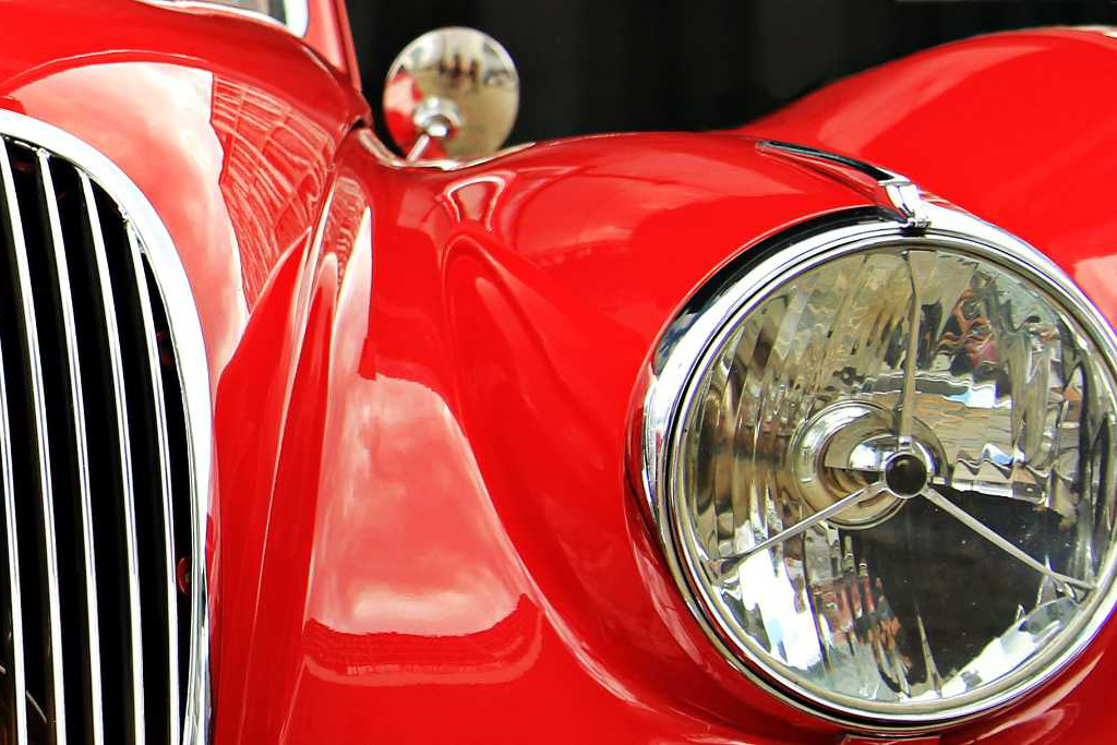 jaguar-automobil-museum-rot.jpg